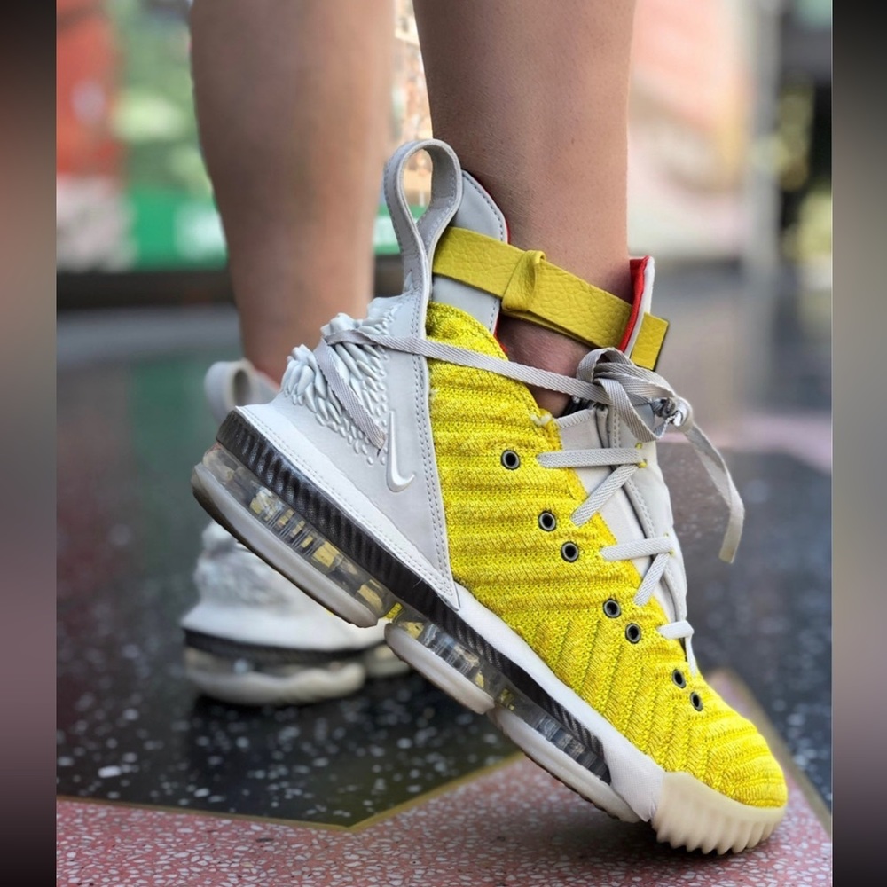 HFR X LEBRON 16 'HARLEM STAGE' - Size US 6.5 M